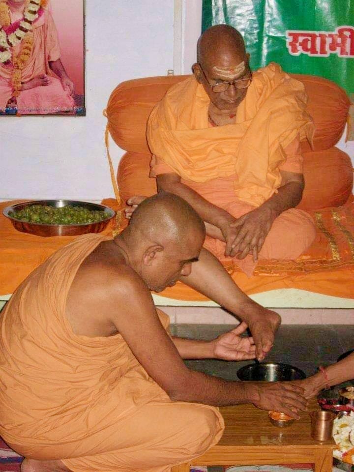 Swamiji with Maharaj Sri Kashikananda Giri Swamiji